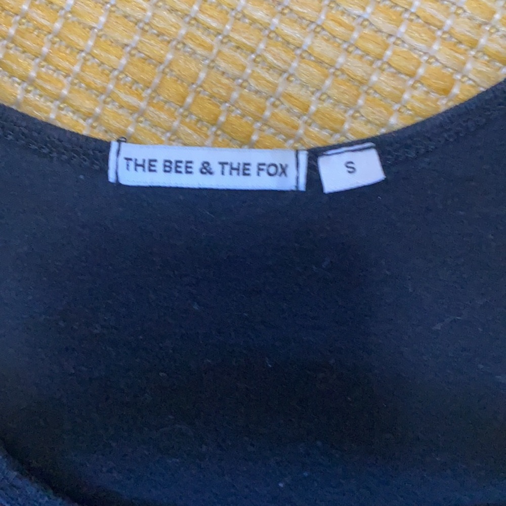 The bee and fox mama bird tank - Picture 2 of 2